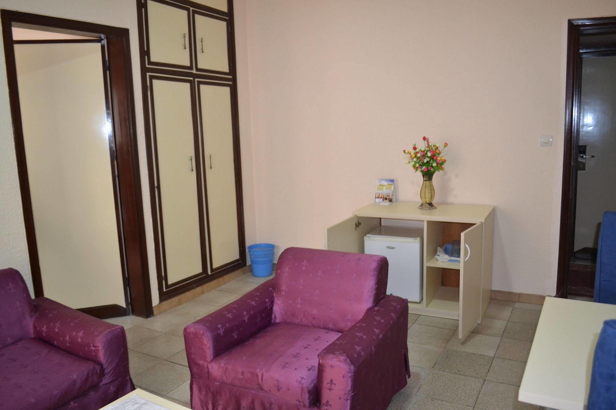Hotel Mansel Yaoundé Dış mekan fotoğraf