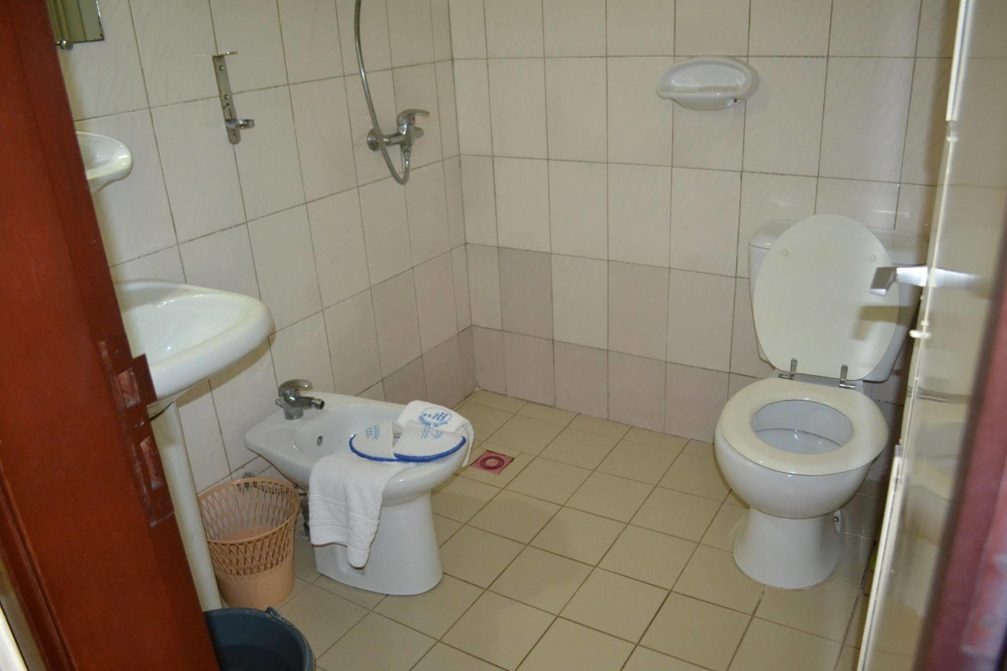 Hotel Mansel Yaoundé Dış mekan fotoğraf