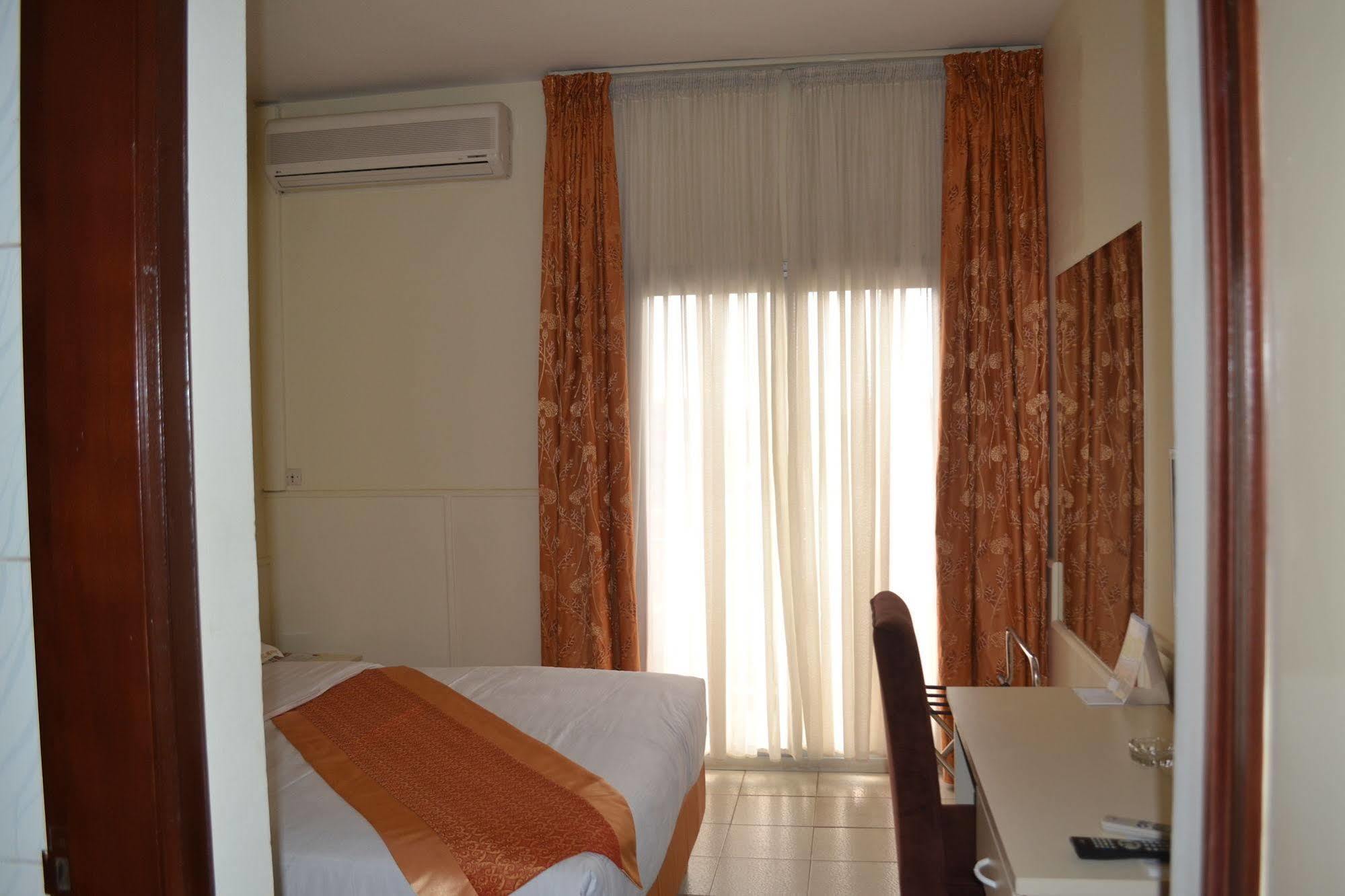 Hotel Mansel Yaoundé Dış mekan fotoğraf