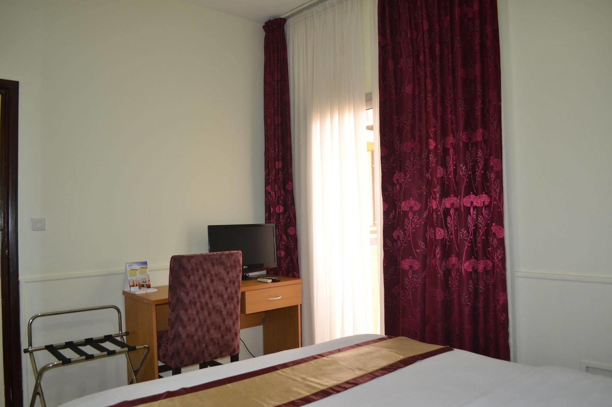 Hotel Mansel Yaoundé Dış mekan fotoğraf