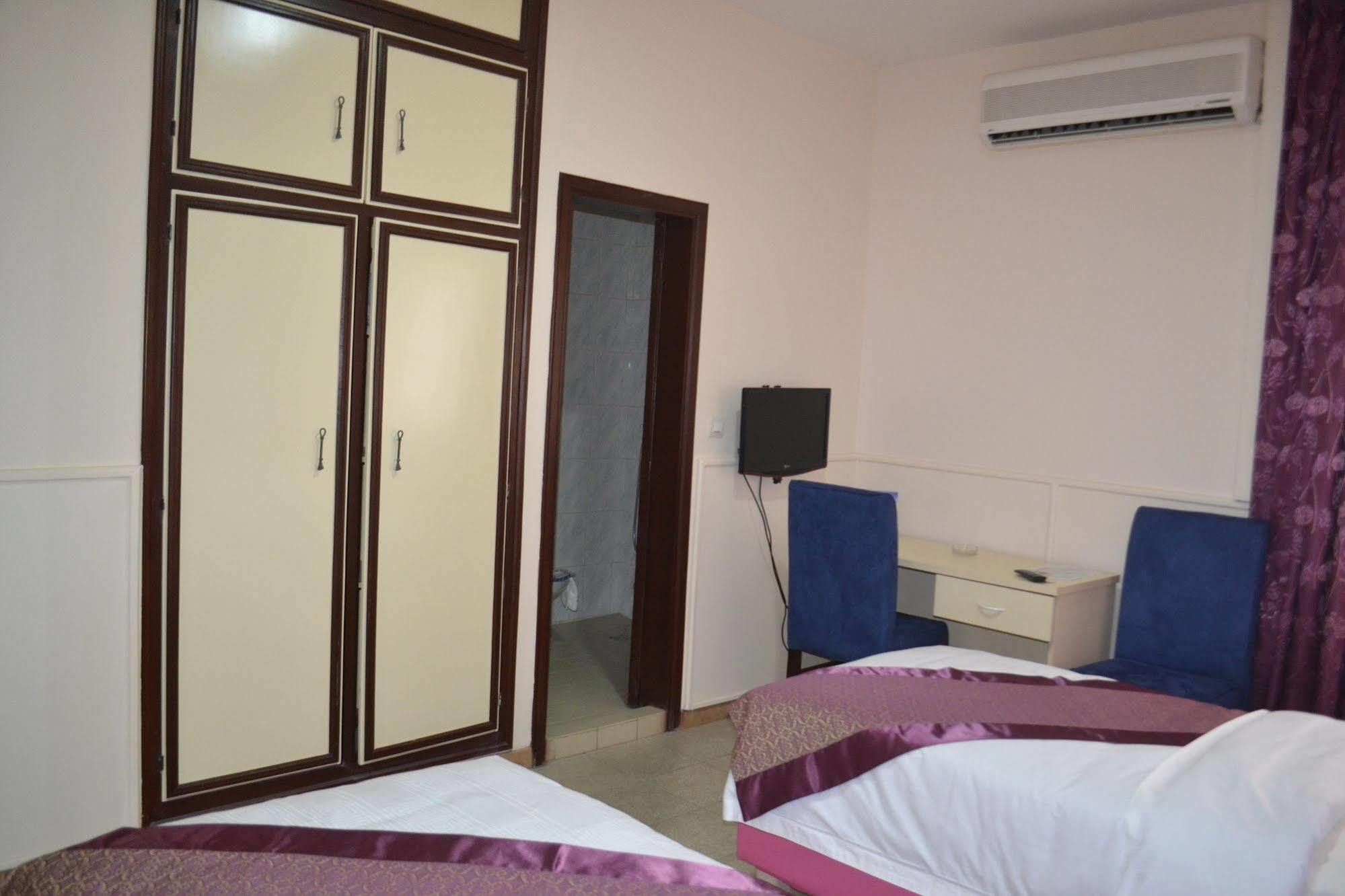 Hotel Mansel Yaoundé Dış mekan fotoğraf